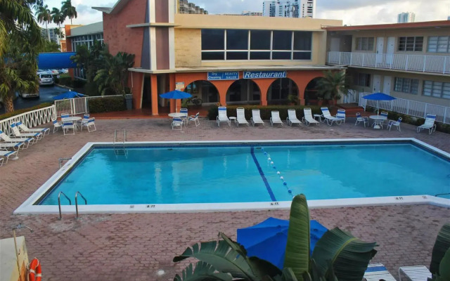 Knights Inn Hallandale