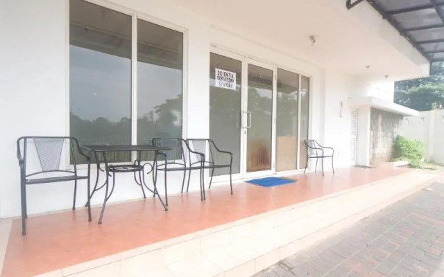 Scientia Dormitory Syariah by OYO Rooms