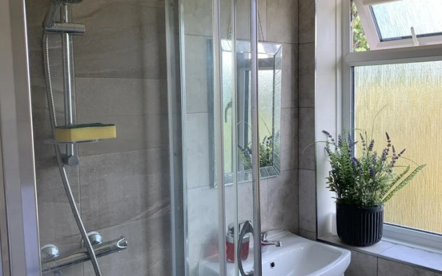 Beautiful 2-bed Apartment in Ashford