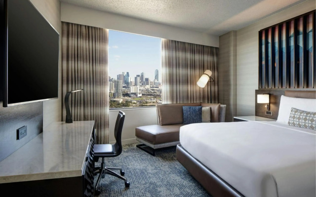Renaissance Dallas Hotel