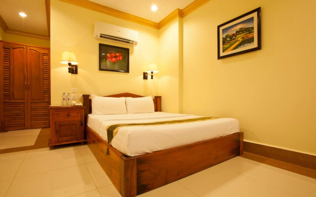 Golden House International Hotel