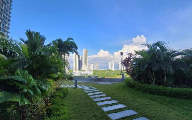 Macrolink Medini @ UHA