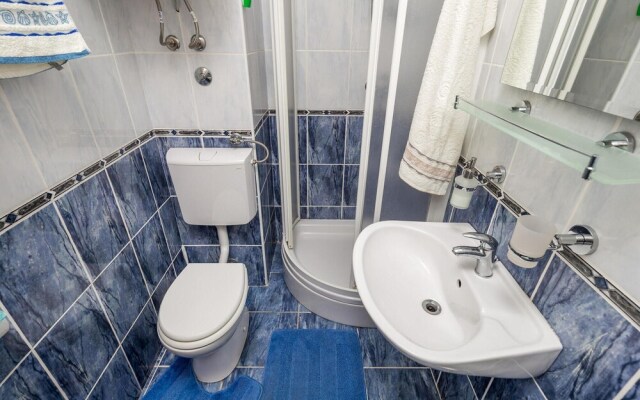 Nice Apartment in Rab With Wifi and 2 Bedrooms