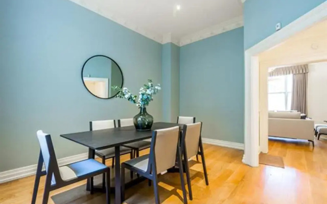 Cleveland Square Mansions