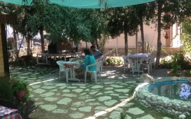 Saklı Bahçe Pansiyon Camping