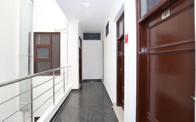 OYO 12025 Hotel Kamal Palace