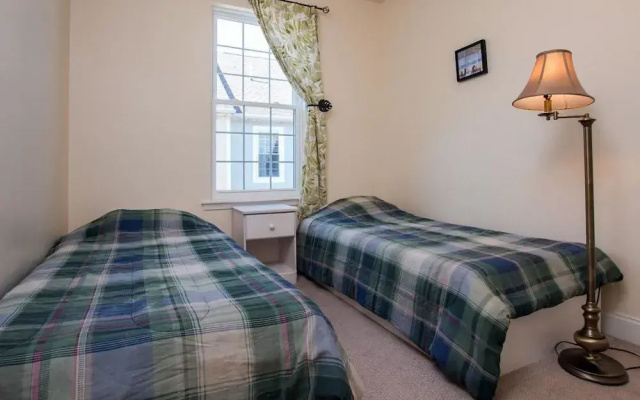 Alexander Townhouse 203B