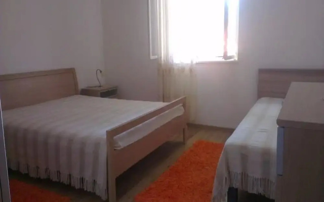 Nikša - 10 m From Beach - A1 Narancasti