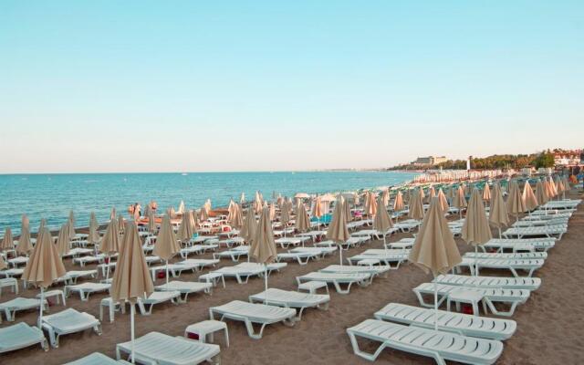 Trendy Side Beach (Adults Only, 16+)