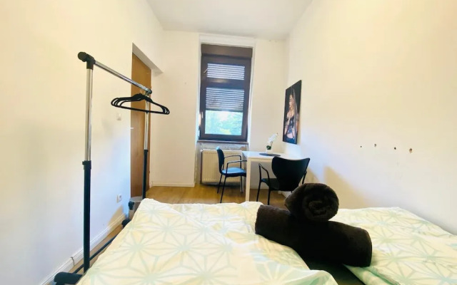 Spacious 4BR for 15 & 15 Min to Danube