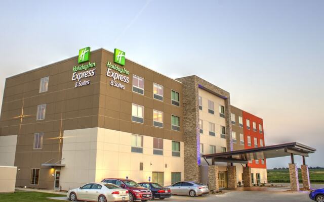 Holiday Inn Express & Suites Spencer, an IHG Hotel