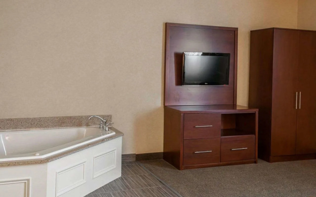 Spark by Hilton Indianapolis Northeast Fishers