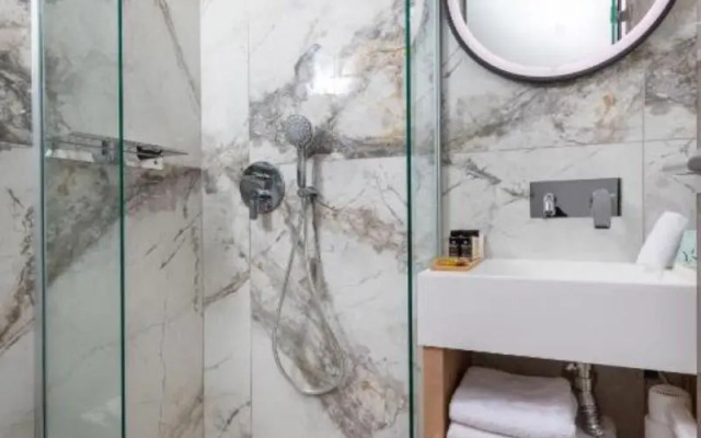 Metropolitan Pearl Boutique Hotel