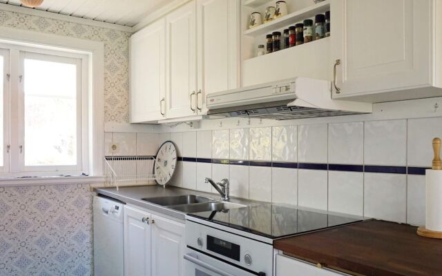 4 Person Holiday Home in Grundsund