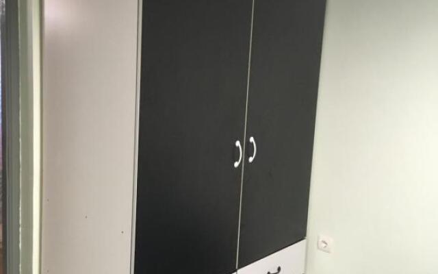 Leonidas apartments 1