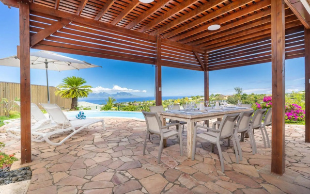 Magnificent 5 Br Villa with pool: amazing views