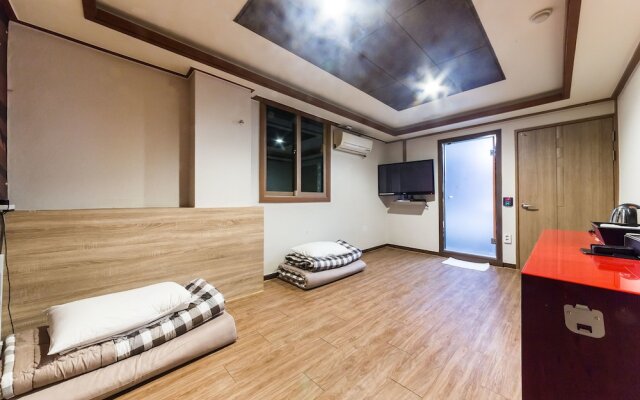 Pocheon Royal