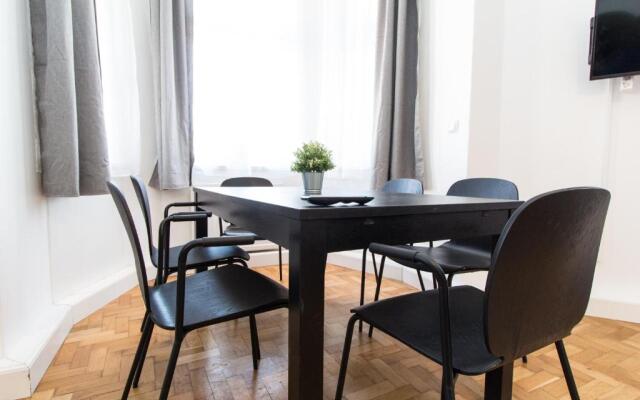 Design Apartments I contactless check-in