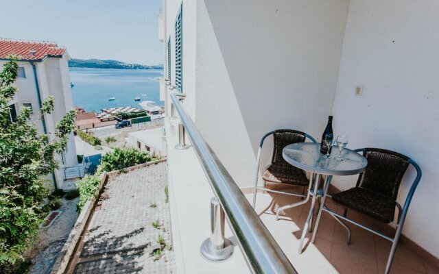 Apartment With one Bedroom in Trogir, With Wonderful sea View, Furnish