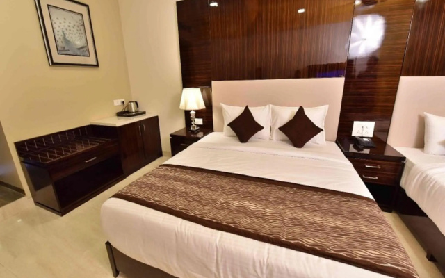 Hotel Calangute Central – Guest Rooms – Calangute