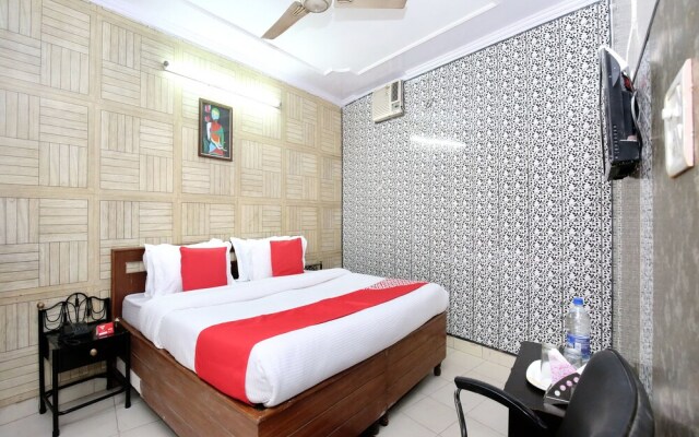 Oyo 38170 Hotel Grand Plaza