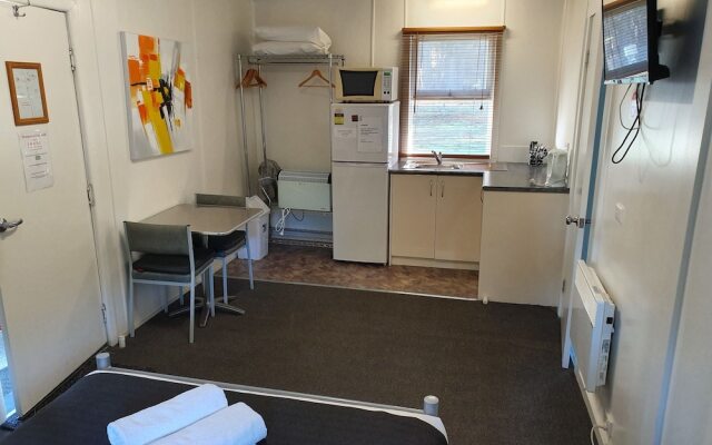 Seven Mile Beach Cabin and Caravan Park