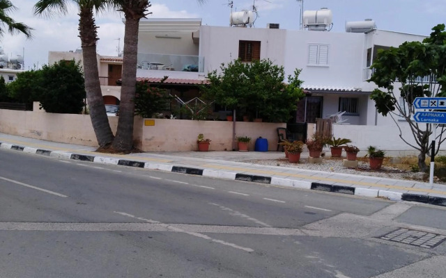 Larnaca, Pervolia 1 bedroom seaside apartment