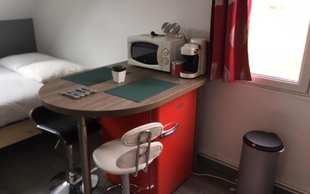 Studio fonctionnel 10min centre/500m quai de seine WIFI