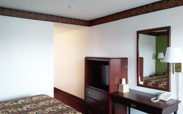 OYO Hotel Kings at Clovis