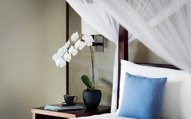 REVĪVŌ Wellness Resort Nusa Dua Bali