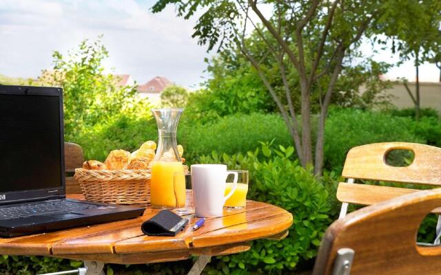 Campanile Val de France