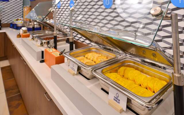 Holiday Inn Express and Suites Columbus Edinburgh by IHG