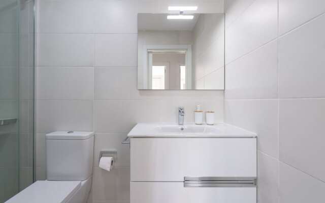 Bright Beachfront Apartment