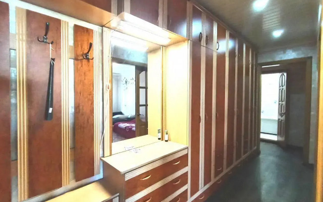 Апартаменты на проспекте Врача Сурова 1