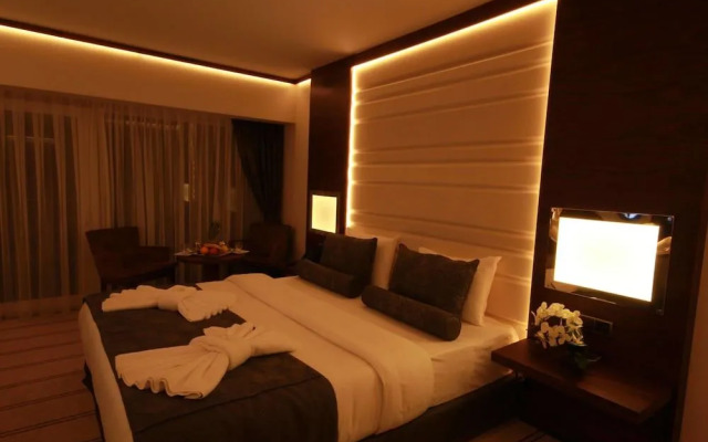 Sky Tower Deluxe Hotel