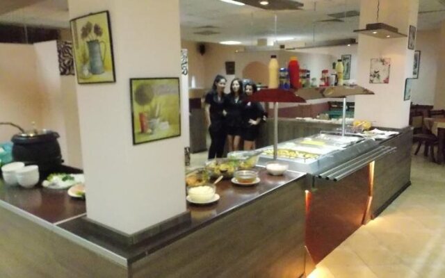 Golden Horn Hotel