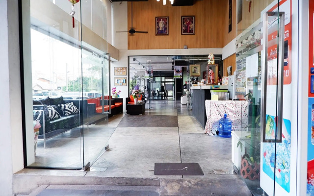 IZEN Budget Hotel & Residences (Plus)