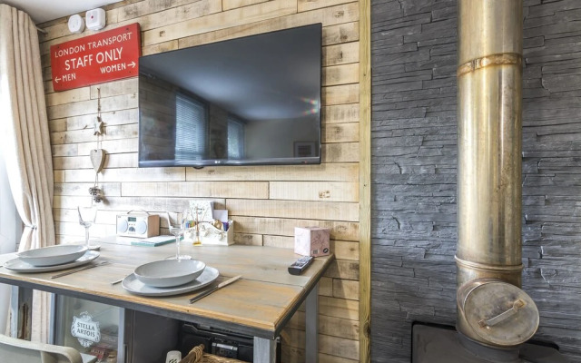 Holey Moley Lodge - 2 Bedroom