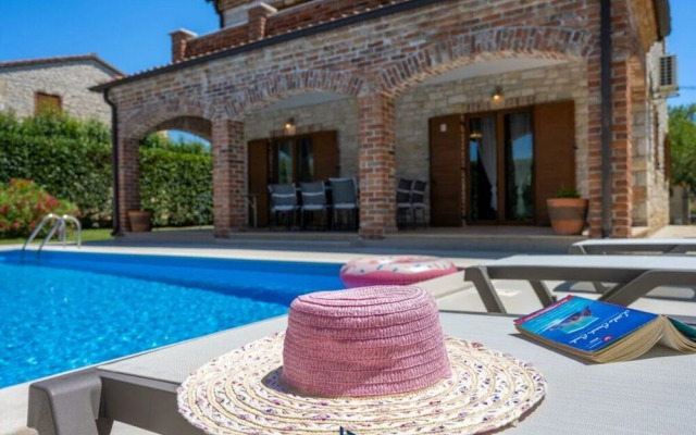 Villa Amani Comfortable Holiday Residence