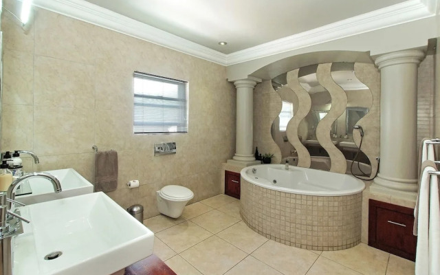 uShaka Manor Guest House