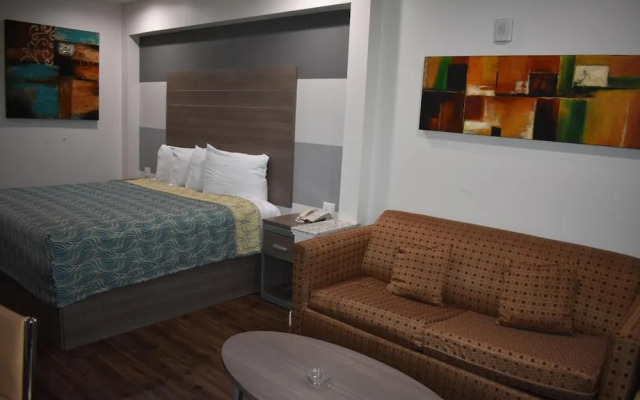 Grand Villa Inn & Suites - Humble