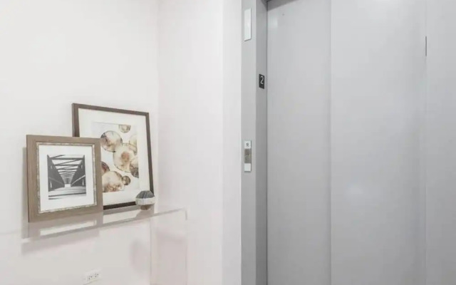 Breathtaking 6 BDR Luxury Condo Downtown Chicago