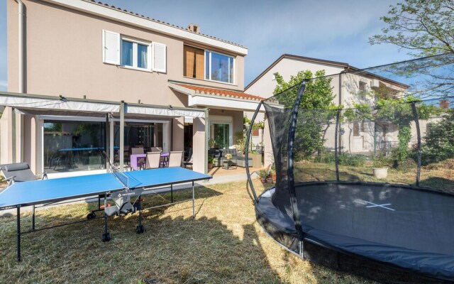 Beautiful Home in Fazana With Jacuzzi, Wifi and 3 Bedrooms