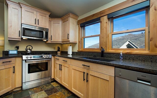 Walk to Main Street by Casago