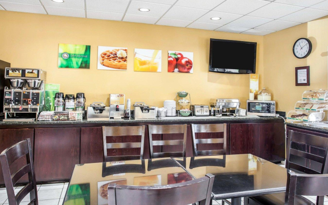 Quality Inn Grand Suites Bellingham