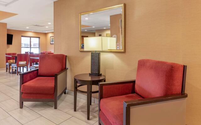 Comfort Inn & Suites