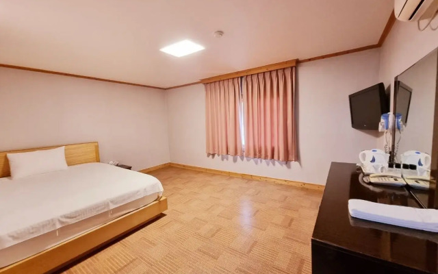 Hotel G