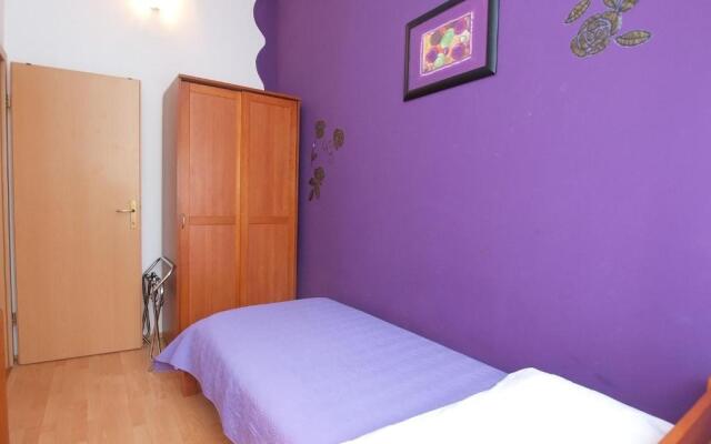 Apartment with 4 Bedrooms 446