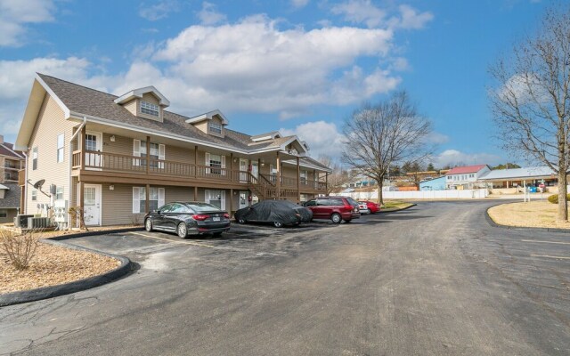 Green Meadow Getaway 2 Bedroom Condo