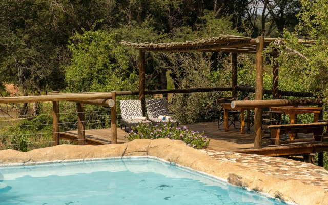 Baluleni Safari Lodge